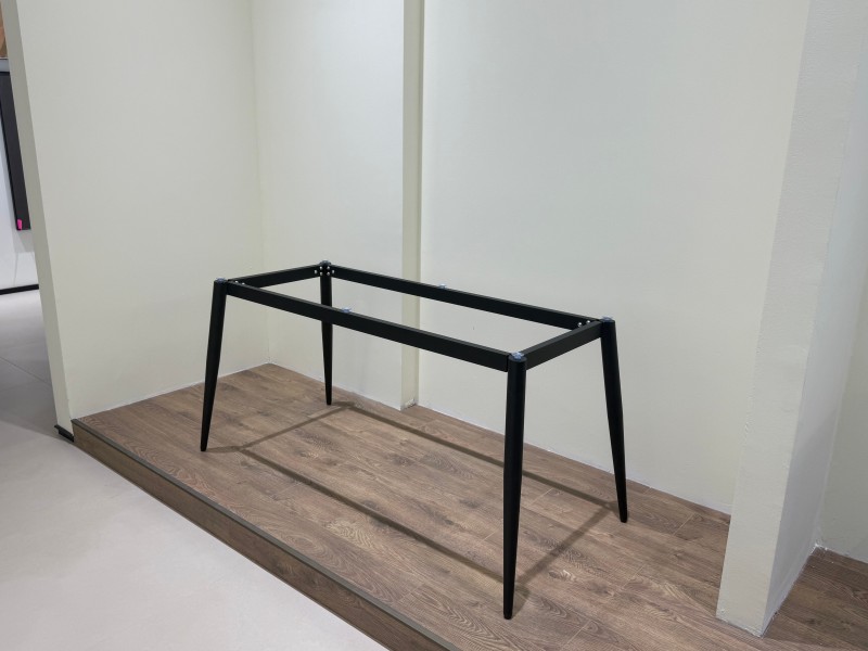 Table leg